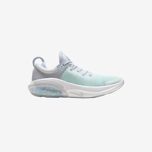 Nike Women’s Joyride Run Flyknit sneakers